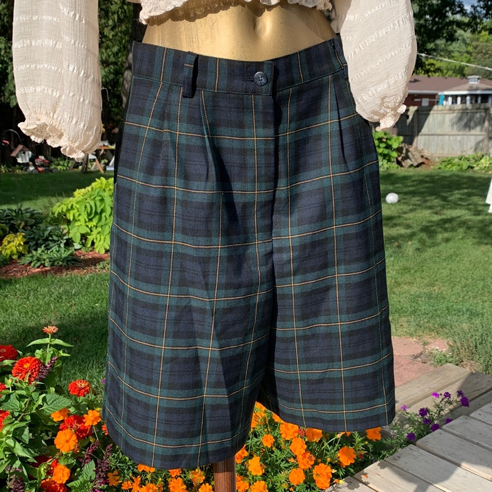 Vintage 1990’s tartan plaid pleated dress Shorts